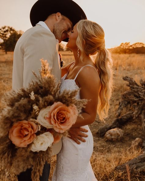 Had to do some sneaks for the Millers on my way to the mountains today ✨🤍💍 I am the most blessed to be a part of such beautiful and intimate weddings 😭🥹✨ #westernlifestyle #westernwedding #westernweddingphotographer #westernphotography #westernphotographer #countrywedding #countryweddings #countryweddingstyle #countryweddingideas Western Bride And Groom Pictures, Country Wedding Photos Bride And Groom, Western Wedding Bride And Groom, Country Wedding Bride And Groom, Farm Wedding Pictures, Cowboy Hat Wedding Pictures, Country Wedding Photo Ideas, Western Wedding Photo Ideas, Western Wedding Photography