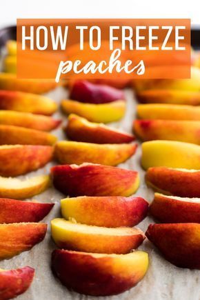 How to freeze peaches- a step by step tutorial with photos to show you the simplest way to freeze peaches so you can enjoy them year round! Also includes tips and recipes for using your frozen peaches. Freezer Peaches With Fruit Fresh, Freezer Peaches, Peach Canning, Preserve Fruit, Canning Preserves, Freeze Fruit, Freezing Peaches, Freezing Veggies, Preserving Fruit