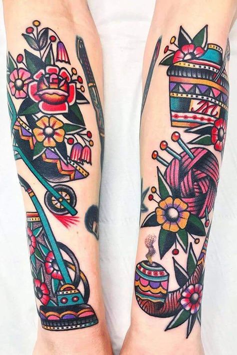 Tattoo Skills, American Style Tattoo, Traditional Tattoo Man, Wormhole Tattoo, Professional Tattoo Kits, Romantic Tattoo, Traditional Tattoo Flowers, Tattoo Color, Tattoos Skull