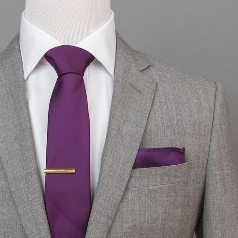 Purple Shirt Outfits, Gray Groomsmen, Grey Suit Wedding, Suit Combinations, Blazer Outfits Men, Outfit Hombre, Wedding Roles, Shirt Outfit Men, Wedding Purple