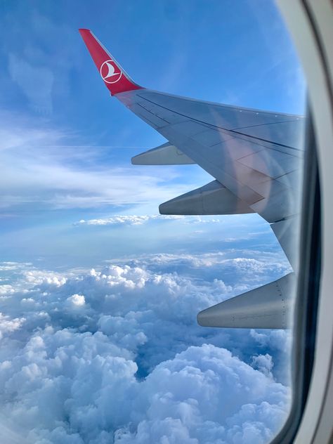 Editing Jobs, Airplane Window View, Airplane Drawing, Travel Picture Ideas, Airplane Window, Travel Pictures Poses, Turkish Airlines, Live Wallpaper Iphone, Fake Pictures