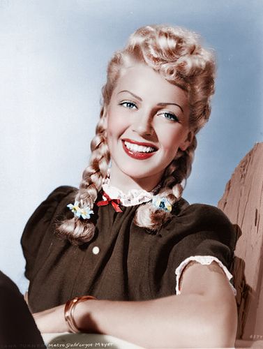 1940s Hairstyles, Lana Turner, Pigtail Braids, Classic Actresses, Actrices Hollywood, Norma Jeane, Hollywood Glam, Old Hollywood Glamour, Golden Age Of Hollywood