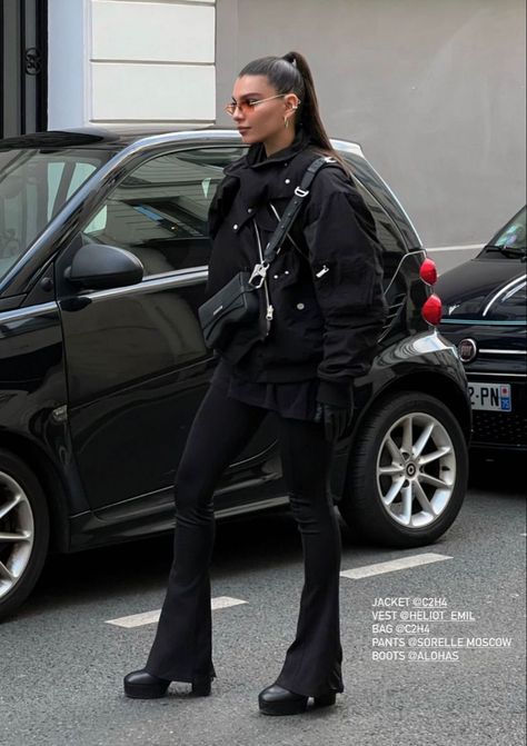 Black Monochrome Outfit, Oversize Outfits, Black Athleisure Outfits, Athleisure Street Style, Monochrome Outfit, Pregnancy Looks, All Black Looks, B Fashion, Mood Board Fashion