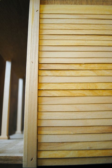 Taking Sides: DIY Dollhouse Siding – Through the Wardrobe Dollhouse Siding, Homemade Dollhouse, Dollhouse Victorian, Dollhouse Windows, Maileg Doll House, American Girl Dollhouse, Diy Barbie House, Miniatures Diy, Haunted Dollhouse