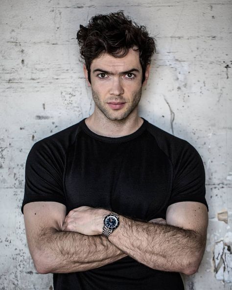 Star Trek: Discovery just found its young Spock: Ethan Peck will be suiting up as the elf-eared icon for the CBS All Access reboot. Ethan Peck, Tom Welling, James Gunn, Karl Urban, Colin Firth, Mads Mikkelsen, Love Movie, Hollywood Actor, Hugh Jackman