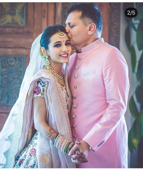 Masoom Minawala Wedding, Father Daughter Poses, Reception Outfit For Bride, Father Of The Bride Attire, Masoom Minawala, Father Daughter Wedding, Indian Wedding Pictures, Bride Attire, Reception Outfit