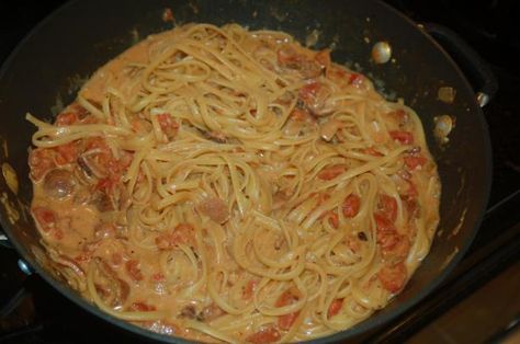 Pampered Chef's One Pot Creamy BLT Pasta Recipe - Food.com - 445164 Stoneware Recipes, Pampered Chef Deep Covered Baker, Rockcrok Recipes, Crock Recipes, Rock Crock Recipes, Crock Meals, Chef Boyardee, Blt Pasta, Rock Recipes