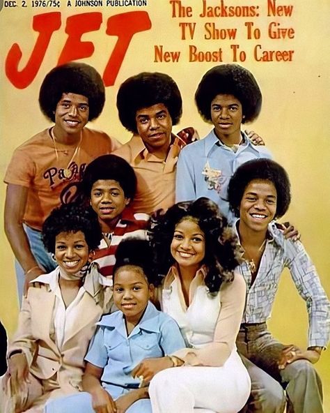 The Jacksons - 𝗝𝗨𝗡𝗘𝗧𝗘𝗘𝗡𝗧𝗛✊✊🏻✊🏼✊�🏽✊🏾✊🏿 𝗔 𝗱𝗮𝘆 𝗼𝗳... The Jackson Family, Black Music Artists, Ebony Magazine Cover, The Jackson 5, Jermaine Jackson, Jet Magazine, Michael Jackson Wallpaper, New Jet, Ebony Magazine