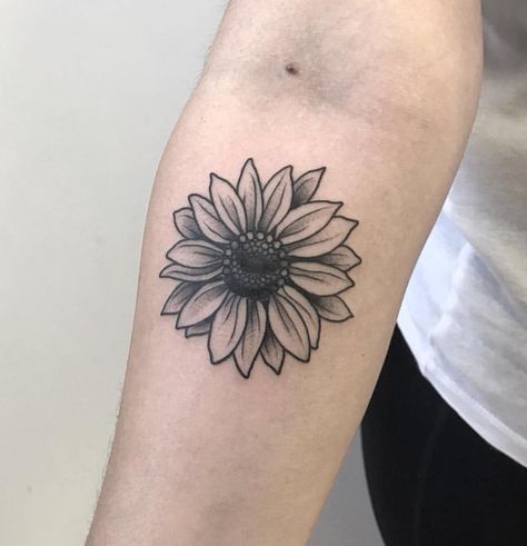 Minimalist Tattoo Meaning, Typography Tattoo, French Tattoo, Delicate Tattoo, Sunflower Tattoos, Tattoo Equipment, Most Popular Tattoos, Subtle Tattoos, Sunflower Tattoo