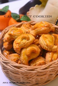 My first baked for the Chinese New Year  ........ Cashew Nut Cookies . Cashew Nut Cookies Ingredients 250g butter ... Cashew Nut Cookies, New Year's Snacks, Chinese Breakfast, Pandan Cake, Nut Cookies, Pie Crumble, Cookie Cake Recipe, Festive Cookies, Gourmet Cookies