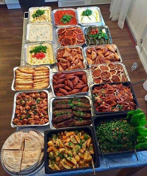 Lebanese Dinner Party, Lebanese Dinner, Birthday Dinner Menu, Catering Ideas Food, Party Food Buffet, Dinner Party Menu, Party Food Platters, Dinner Party Recipes, Catering Menu