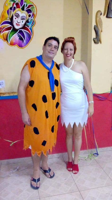 Modelagem Patrícia Barbosa, Fred Flintstones e Vilma. Fred Flintstones, Wilma Flintstone, Fred Flintstone, Custom Ideas, Halloween Party, One Shoulder Dress, Shoulder Dress, Halloween