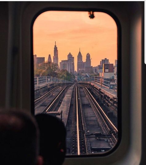 New York Aesthetic Spiderman, New York Fire Escape Aesthetic, Moving To A New City Aesthetic, Philly City Aesthetic, Philly Aesthetic, New York City Style, Nyc Aesthetic, Nyc Life, New York Aesthetic