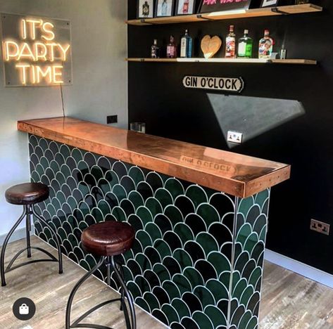 Cocktail Bar At Home, House Party Decor, Home Bar Counter, Home Bar Ideas, Bar At Home, Painted Fish, Home Bar Rooms, Modern Home Bar, Home Pub