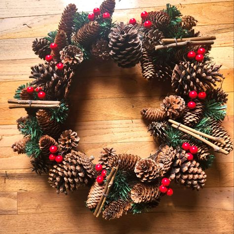 Braided Twine With Pine, Cinnamon, Holly, And Pine Cone Decorations. 20 Inches Large. Excellent Condition. Christmas Pine Cone Decorations, Pine Cones Christmas Decorations, Pine Christmas Decor, Pinecones Ideas, Pine Cone Christmas Crafts, Pine Cone Decor, Pinecone Art, Pine Cone Christmas Decorations, Pine Cone Tree