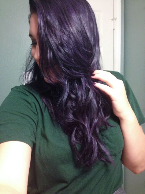 Manic panic ultra violet mixed with manic panic purple haze #PurpleHair #ManicPanic #Unbleached Manic Panic Purple, Emerald Hair, Hair Color Plum, Purple Ombre Hair, Dark Purple Hair, Plum Hair, Brown Ombre Hair, Violet Hair, Hair Techniques