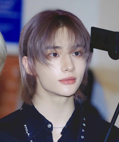 Hyunjin Purple Hair, Edits Photos, Kids Hair Color, Purple Icon, Kpop Hair, Purple Backgrounds, Male Face, Purple Hair, Face Claims