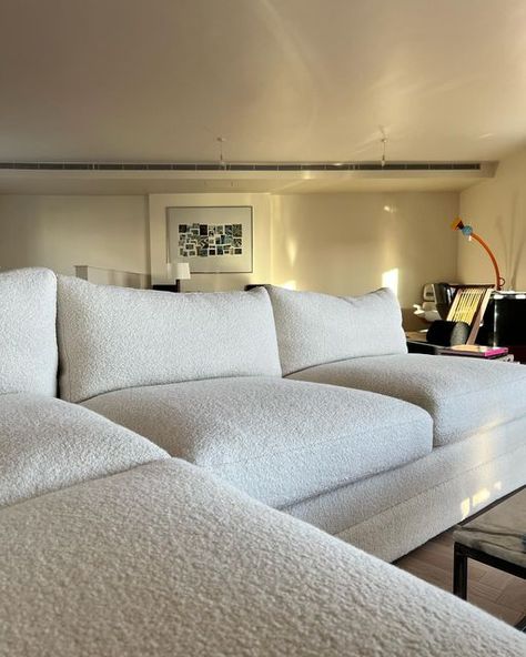 Boucle Corner Sofa, Cream L Shaped Sofa, White Sherpa Couch, Cream Boucle Sofa, Fluffy White Couch, Boucle Couch Living Room, Boucle Sofa Living Room, White Corner Sofa, Beige Corner Sofa