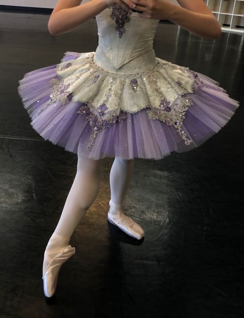 #ballet #lilacfairy #pointeshoes #tutu Lilac Fairy Tutu, Lilac Fairy Ballet, Semi Eita, Lilac Fairy, Ballerina Barbie, Ballet Pictures, Ballet Performances, Ballet Tutu, Ballet Costumes