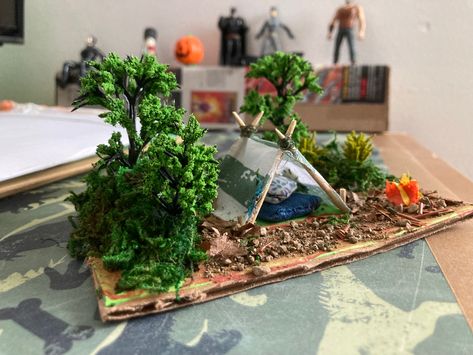 Camping Diorama Ideas, Miniature Camping Scene, Camping Diorama, Gecko Photography, Miniature Camping, Gauri Decoration, Nomad Living, Spider Enclosure, Hunting Crafts