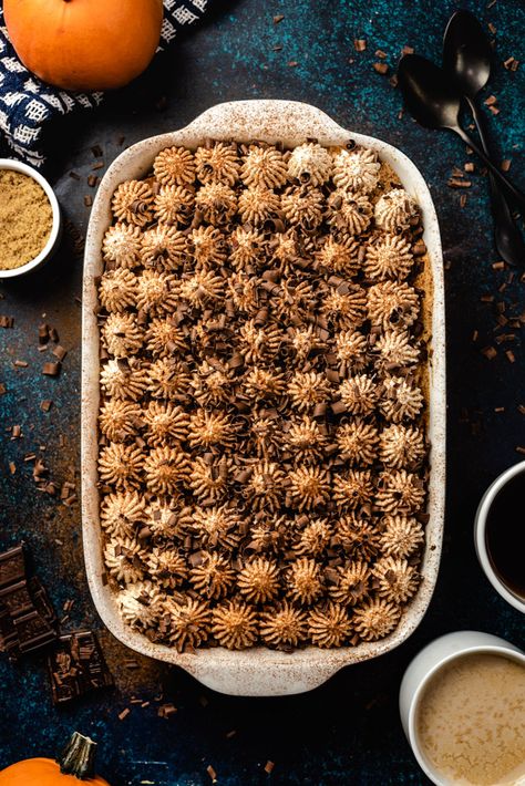 This easy, luxurious Pumpkin Spice Latte Tiramisu features all of our favorite Fall flavors. With its layers of fluffy pumpkin mousse, coffee-soaked ladyfingers, sweet whipped cream, and plenty of pumpkin spice, it's a PSL-lover's dream dessert. | hostthetoast.com Pumpkin Spice Latte Tiramisu, Pumpkin Chai Tiramisu, Fall Tiramisu, Fancy Fall Desserts, Unique Fall Desserts, Pumpkin Tiramisu, Pumpkin Spice Desserts, Pumpkin Spice Drinks, Dream Dessert