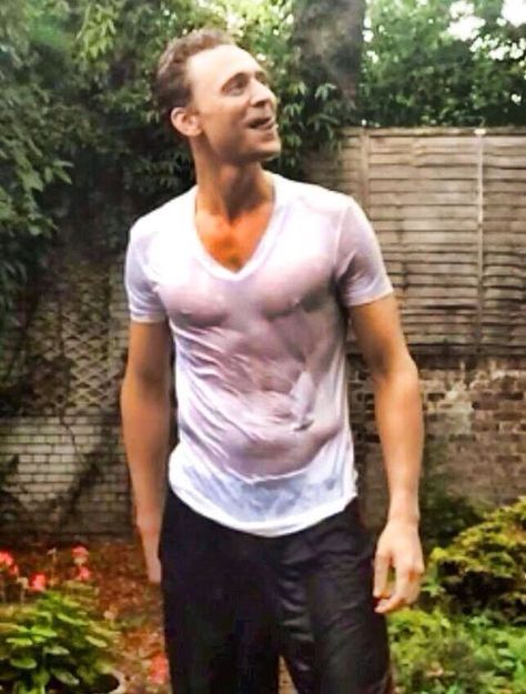 Tom Hiddleston Imagines, Film Disney, Thomas William Hiddleston, Wet T Shirt, Ben Barnes, Orlando Bloom, Man Thing Marvel, Tom Felton, The Perfect Guy