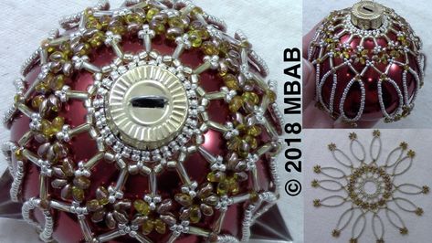 Xmas Beads, Beaded Ornaments Diy, Beaded Christmas Decorations, Beaded Ornament Covers, Diy Beaded Ornaments, Holiday Beading, Beading Netting, Ornament Tutorial, Beaded Christmas Ornaments