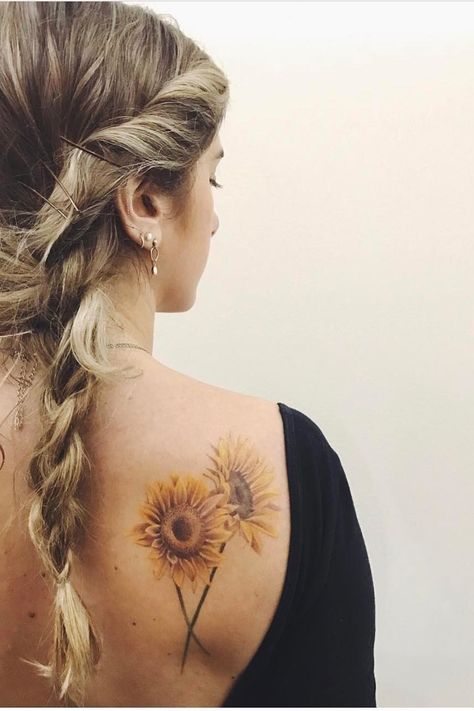 Tattoo Sunflower, Lizard Tattoo, 100 Tattoo, Shoulder Tattoos, Sunflower Tattoos, Sunflower Tattoo Design, Arm Tattoos, Sunflower Tattoo, Skull Tattoos