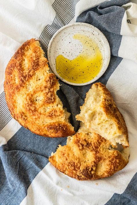 Italian Flatbread, Bread Bowl Soup, Cream Cheese Spread Recipes, Foccacia Bread, Focaccia Bread Recipe, Knead Bread Recipe, Best Homemade Pizza, Pumpkin Spice Donut, Savory Cheese