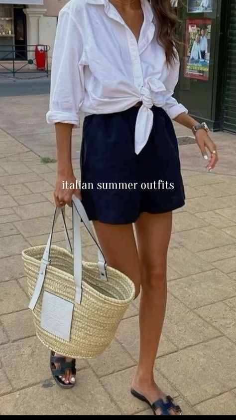 Outfits To Recreate, Casual Classy Outfits, Summer In Italy, Italian Summer Outfits, Italian Fashion Street, Classy Summer Outfits, Gala Outfit, Summer Holiday Outfits, Chic Outfit Ideas