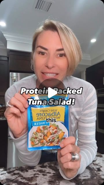 Deidre Ferenc • Fat Loss Coach for Midlife Ladies on Instagram: "Back to school means it’s time to get back to YOU so I’m resharing this #recipereel from several months ago because I keep getting requests for this high protein tuna salad recipe. It’s soooo good and has 50g of protein in it!

Want more simple, healthy and delicious protein packed recipes? Comment with the word “PROTEIN” below and I’ll send you my free protein guide. 
‼️Be sure that you’re following me so IG will allow me to send you the free guide! 

.
.
.
#proteinpower #proteinislife #highproteinrecipe #tunasalad #tunafish #highproteinlunch #highproteinmeal
#proteinpacked #easyandhealthy #quickhealthyfood #simpleandhealthy #healthylunchideas #healthylunches #quicklunchideas #10minutemeal #10minutemeals #backtoschoolbacktoy Healthy Protein Ideas, High Protein Tuna, Macro Lunches, 50 Grams Of Protein, 1400 Calorie Meal Plan, Protein Guide, High Protein Lunch Ideas, Protein Ideas, Nutrisystem Recipes