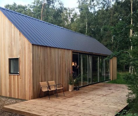 Wooden House Design, Building A Cabin, Beautiful Cabins, Modern Barn House, A Small House, Barn Style House, Modern Barn, Modern Cabin, Eco House