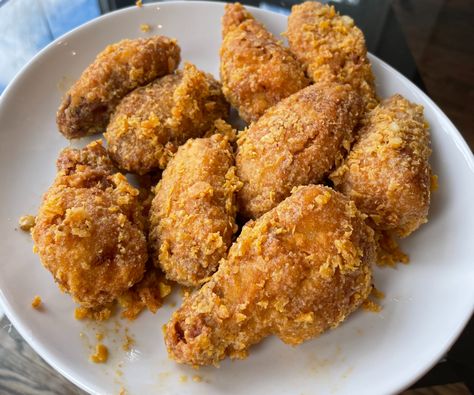 Salted Egg Yolk Chicken Wings Breaded Wings, Chicken Wing Flavors, Egg Fry, Salted Egg Yolk, Road Trip Food, Buttermilk Chicken, Salted Egg, Breaded Chicken, Chicken Eggs