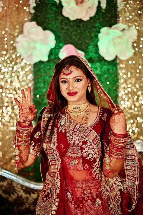 Dulha Pose, Reception Poses, Haldi Photoshoot, Bridal Pose, Indian Bride Poses, Indian Bride Photography Poses, Bride Photos Poses, Indian Wedding Bride, Bride Photos