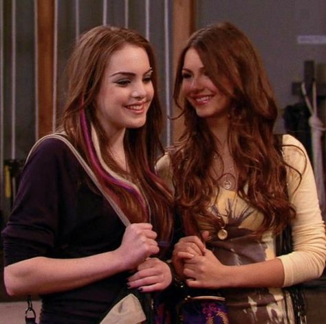 Jade X Tori, Tori And Jade, Jade And Tori, Victorious Tori, Jade Victorious, Jade And Beck, Comfort Things, Victorious Cast, Tori Vega