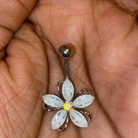 🌸🌴✨ Silver and White Twisted Flower Belly Ring #flowerbellyring #bellyring #bodypiercing Belly Ring, Belly Rings, Belly Button, Piercings, Ring, Flowers, Silver, White, Quick Saves