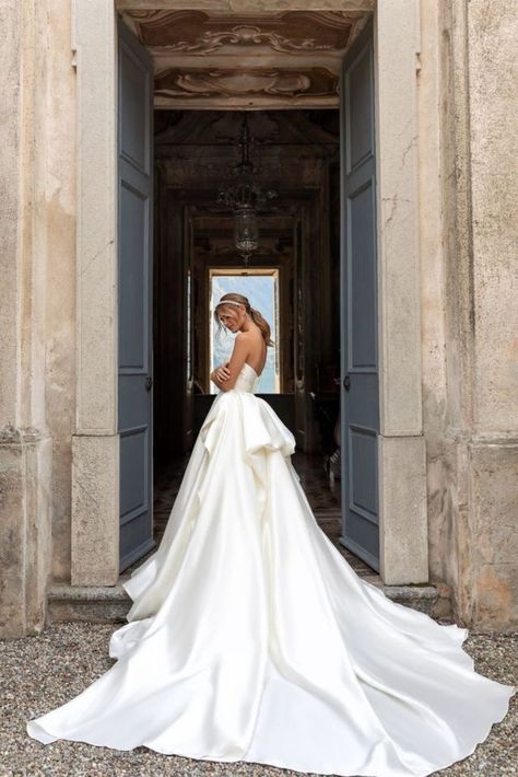 Straight Neckline Wedding Dress Ball Gowns, Luxury Classic Wedding Dresses, Elegant Wedding Dress Sadie Robertson, Luxury Elegant A-line Wedding Dress, Luxury Wedding Dress With Flowy Skirt, Luxury H-line Wedding Dress, Mikado Dress, Timeless Wedding Dress, Classy Wedding Dress