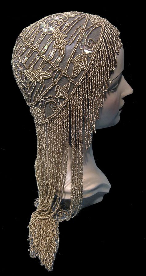 The Tango Cap Gold 1920s beaded cap    #MyVibeMyPearl 20s Hats, Art Deco Gown, Art Deco Clothing, Fringe Dresses, 1920s Hats, 1920s Costume, Flapper Headpiece, French Couture, Crown Aesthetic