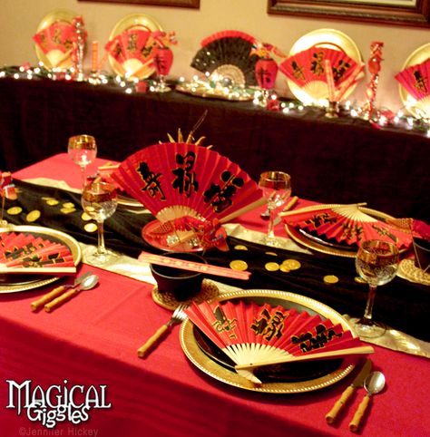 Chinese New Year Celebration Asian Themed Dinner Party Decor, Chinese New Year Tablescape, Chinese Party Ideas, Chinese New Year Table Decorations, Chinese Table Setting, Chinese Theme Parties, Chinese Night, Senior Breakfast, Asian Party Themes