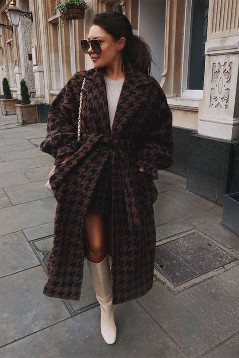 women wool cashmere trench coat Lorna Luxe, Houndstooth Coat, Chic Tops, Black Dress With Sleeves, Women Overcoat, Paris Outfits, Autumn Street Style, Fashion Design Clothes, Outfit Inspo Fall