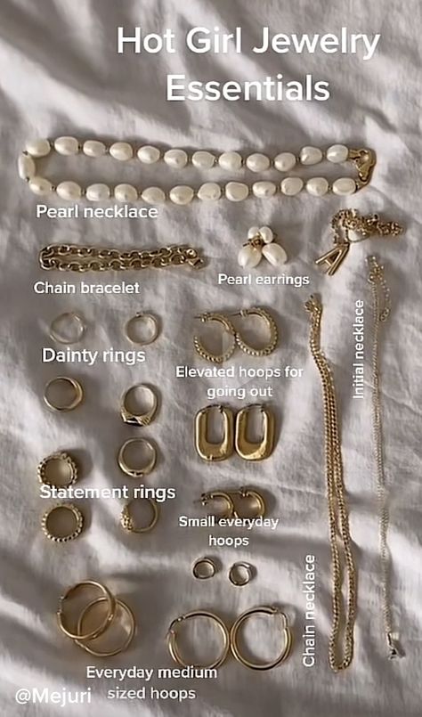 Capsule Wardrobe Jewelry, Types Of Jewelry, Fashion Vocabulary, Gold Jewelry Sets, Jewelry Accessories Ideas, Dope Jewelry, Girl Jewelry, Jewelry Essentials, Classy Jewelry