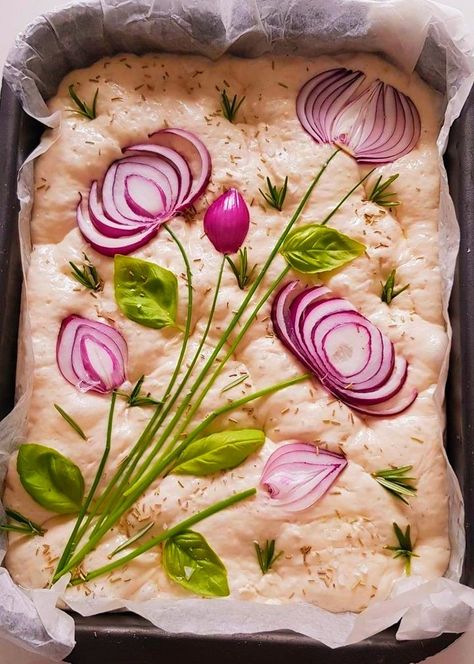 Brunch Barcelona, Flower Bread, Pasta Per Pizza, Bake Sale Recipes, Mom Of Three, Bread Art, Focaccia Bread, Dandelion Recipes, Home Baking