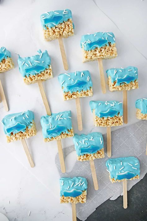 Shark Cake Pops, Shark Snacks, Adorable Shark, Shark Week Party, Shark Birthday Cakes, Shark Themed Party, Shark Cookies, Ocean Birthday Party, Shark Themed Birthday Party