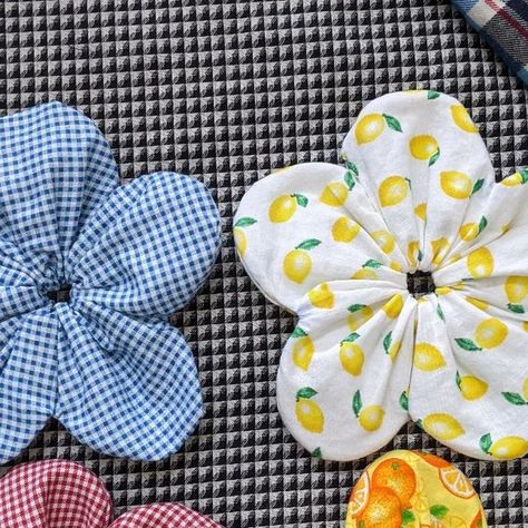 Sewing Flowers, Flower Scrunchie, Different Fabrics, Flower Shape, Sewing Ideas, Fabric Flowers, Scrunchies, Size 7, Sewing