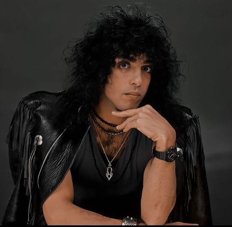 Paul Stanley Without Makeup, Paul Stanley 70s, Paul Stanley 80s, Kiss Group, Paul Kiss, 80s Rocker, Kiss Images, Paul Hollywood, Guys Night