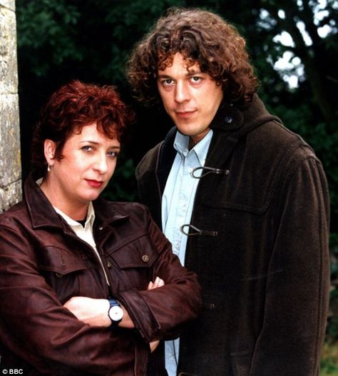 Caroline Quentin, Jonathan Creek, Sandi Toksvig, Alan Davies, Tv Detectives, Blue Whale, Rabbit Ears, Drama Series, City Style