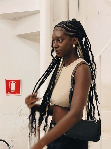 Fulani Braids With Beads, Queen Braids, Fulani Braids Hairstyles, Braids Inspiration, Hairstyle 2024, Bubu Gown, Hairstyle Braid, Hair References, Korean Short