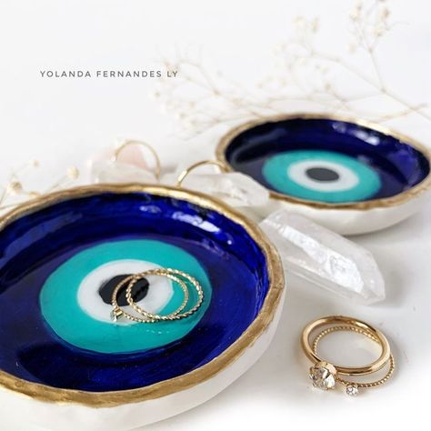 Evil Eye Clay Art, Evil Eye Clay Tray, Cute Ring Dish, Evil Eye Pottery Painting, Evil Eye Ceramics, Things Made Out Of Clay, Evil Eye Pottery, Evil Eye Clay, Ceramic Art Plate