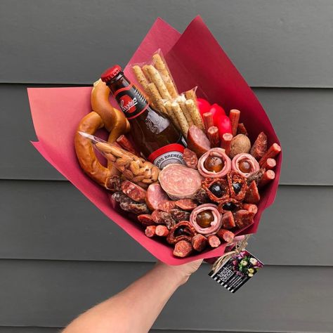 Post Image Salami Bouquet, Meat Bouquet, Bouquet Valentines, Charcuterie Box, Bavarian Pretzel, Man Crates, Plateau Charcuterie, Food Bouquet, Graze Box