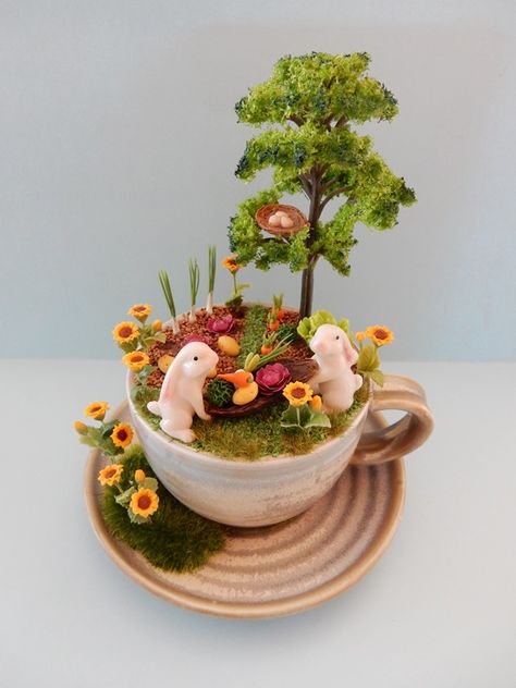 Teacup Diorama, Teacup Fairy Garden, Fairy Teacup Garden, Fairy Teacup, Mini Scenes, Lantern Christmas Decor, Tea Cup Art, Teacup Gardens, Teacup Crafts